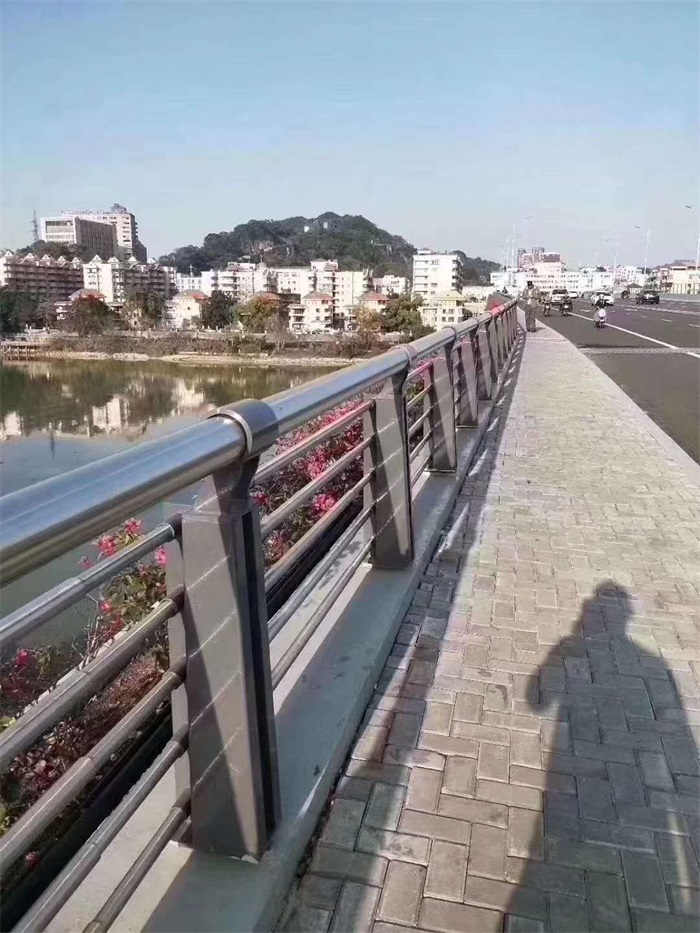 不銹鋼橋梁護欄 不銹鋼橋梁護欄